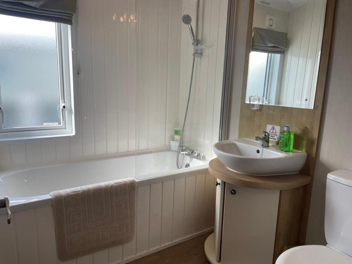 42 Woodland Walk Pevensey Bay Holiday Park Sleeps 6 Buitenkant foto