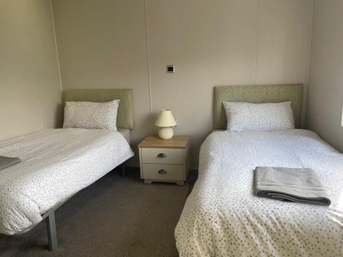 42 Woodland Walk Pevensey Bay Holiday Park Sleeps 6 Buitenkant foto