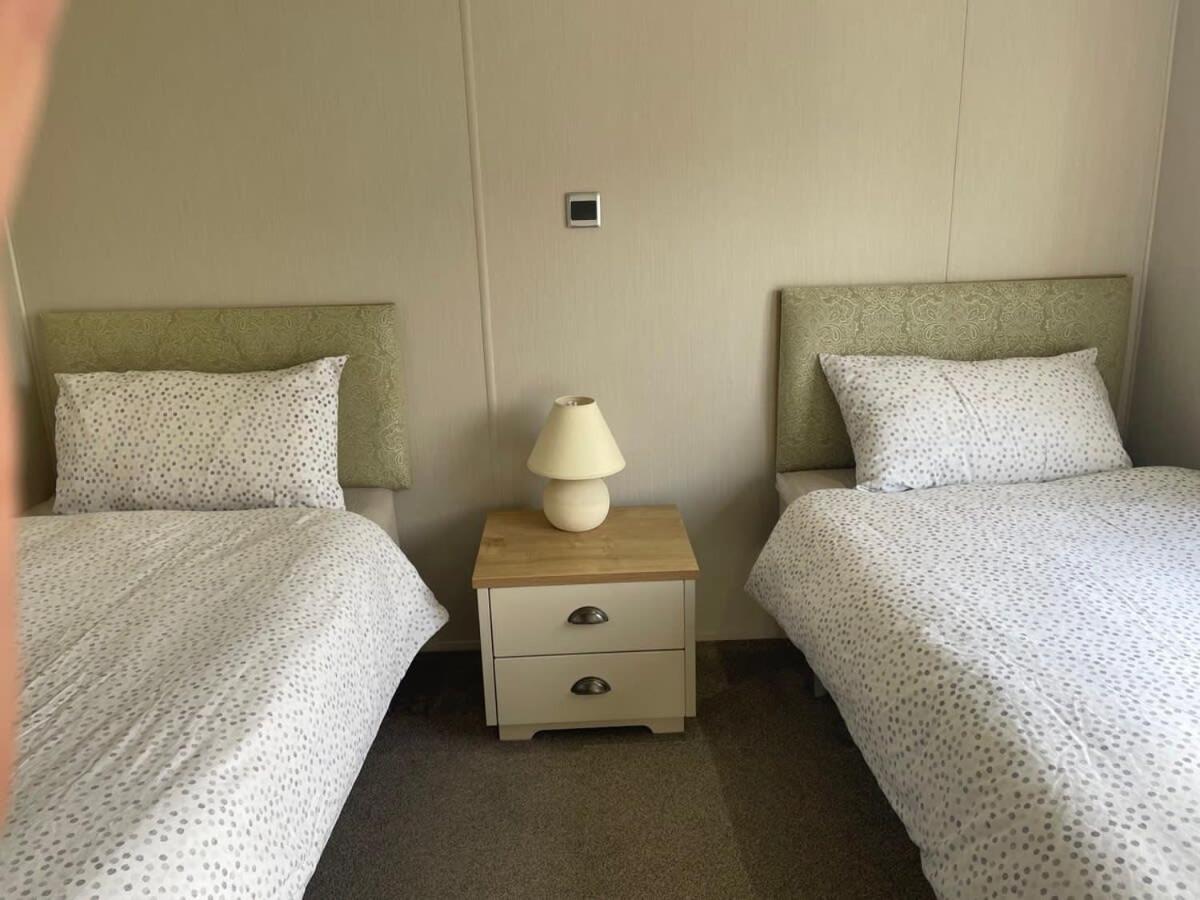 42 Woodland Walk Pevensey Bay Holiday Park Sleeps 6 Buitenkant foto